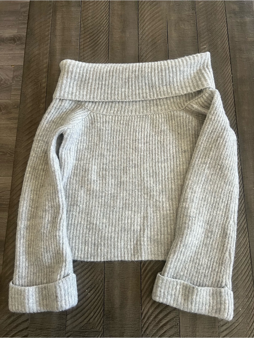 Jessica Simpson Light Gray Off-Shoulder Ribbed Sweater